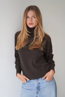 LOU & ODETTE - LYNN ROLLKRAGENPULLOVER CHOCOLATE