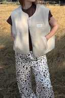 OH APRIL - MAGNOLIA REVERSIBLE FLEECE VEST OFF WHITE/COW