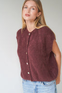 LOU & ODETTE - ÄRMELLOSER CARDIGAN CHOCOLATE
